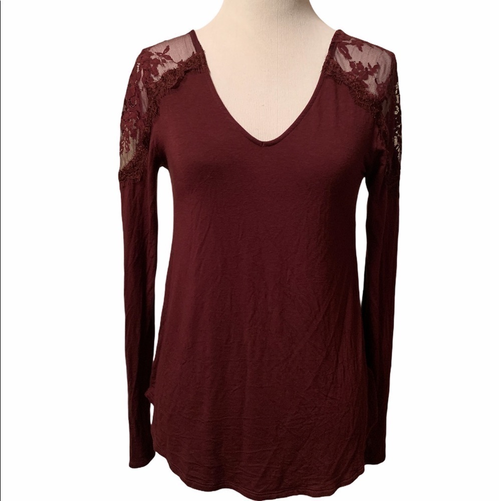 American Eagle Soft & Sexy long sleeve lace top